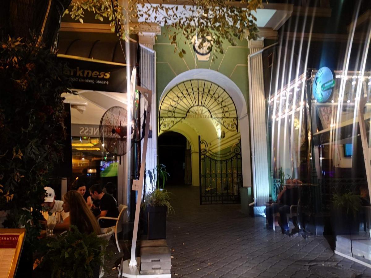 Затишні Апартаменти, Вулиця Дерибасівська, 13 Odesa Exterior photo