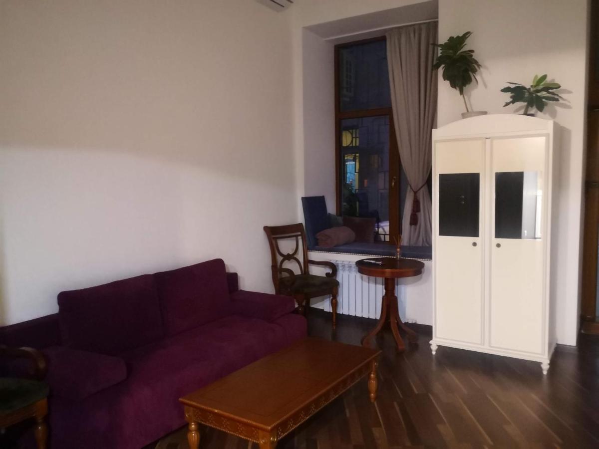 Затишні Апартаменти, Вулиця Дерибасівська, 13 Odesa Exterior photo